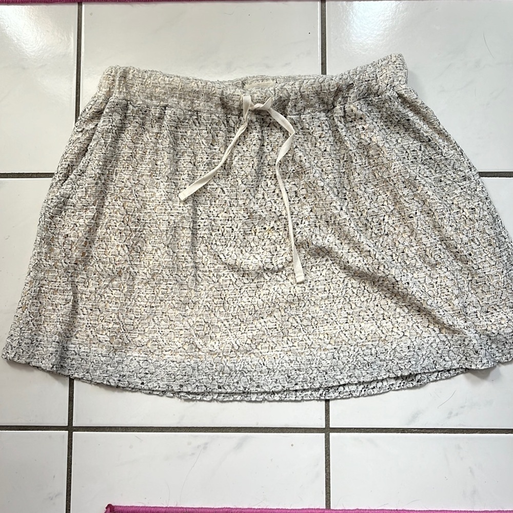 Loft   Lou & grey  miniskirt Cream / black Textured   elastic waist   Size S GUC